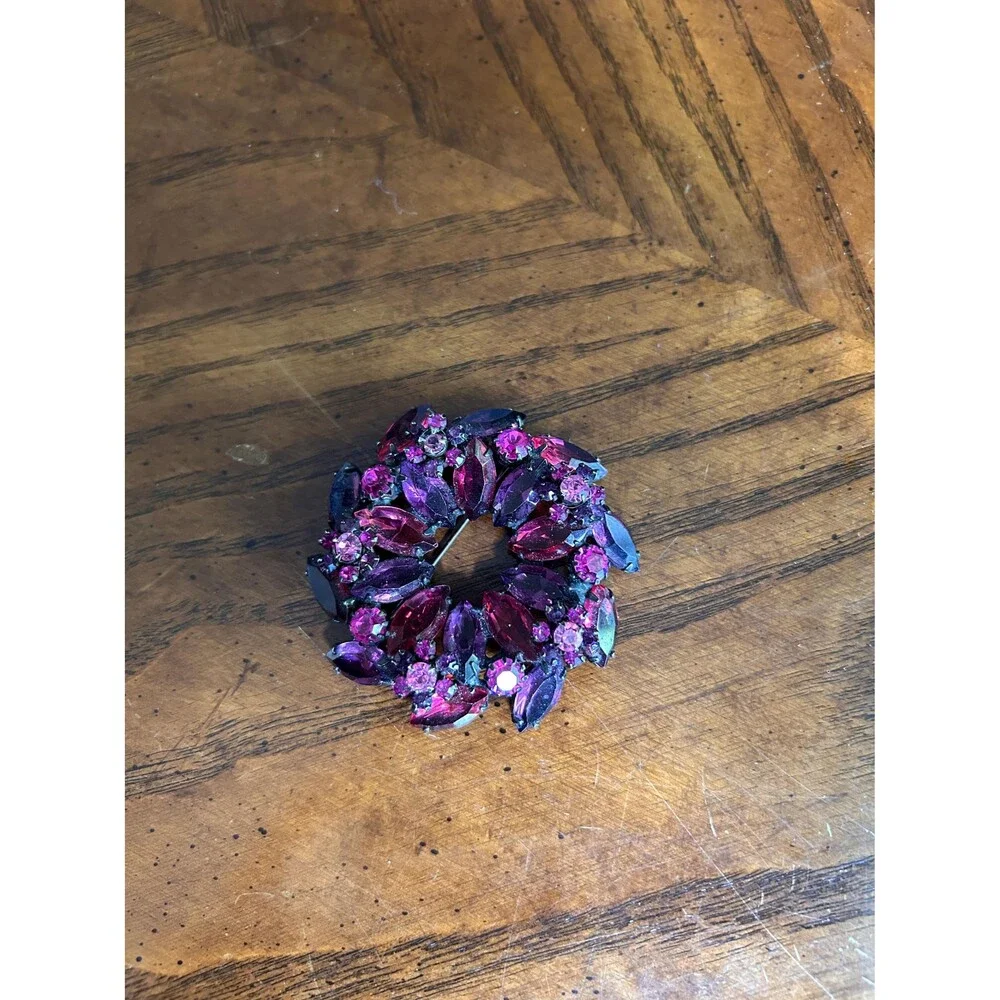 Signed Alice Caviness Wreath Brooch | , Mid-Century Costume Jewelry